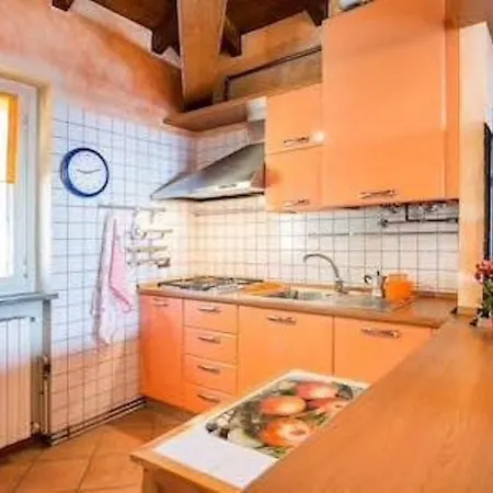 Apartment Mansarda A Nebbiuno